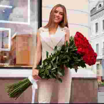 33 высокие розы с доставкой в Ростове-на-Дону