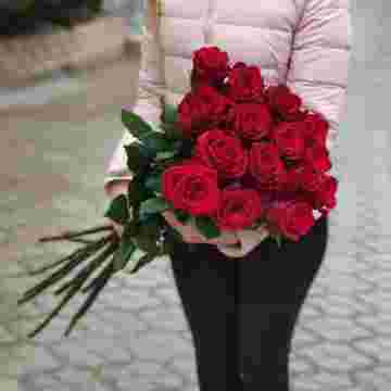 15 высоких роз  с доставкой в Ростове-на-Дону